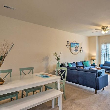 Modern Coastal Condo With Patio 1 Mi To Beaches! Carolina Beach Bagian luar foto
