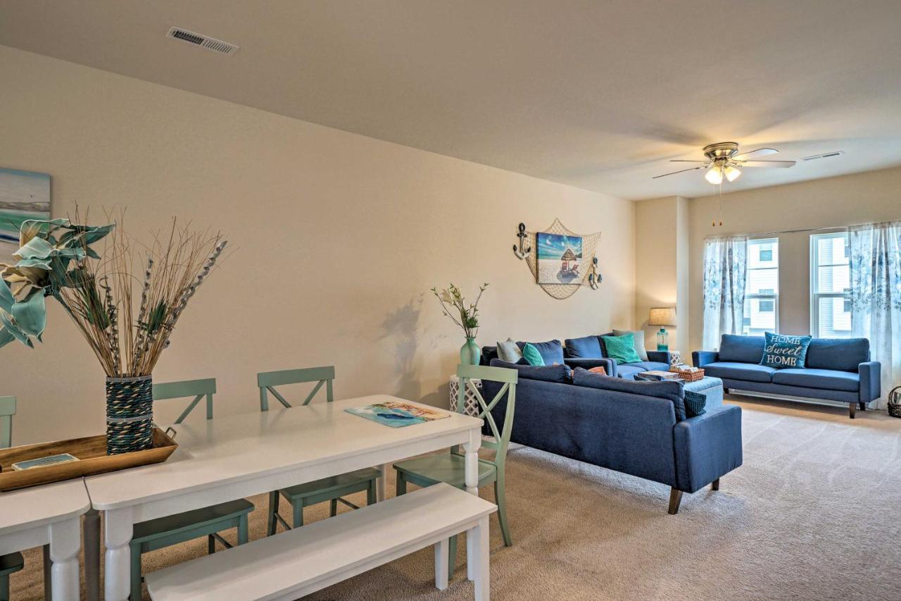 Modern Coastal Condo With Patio 1 Mi To Beaches! Carolina Beach Bagian luar foto
