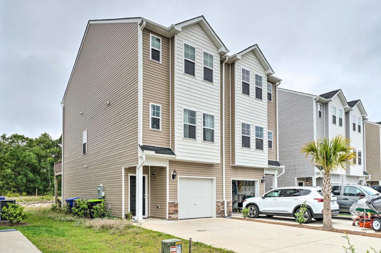 Modern Coastal Condo With Patio 1 Mi To Beaches! Carolina Beach Bagian luar foto